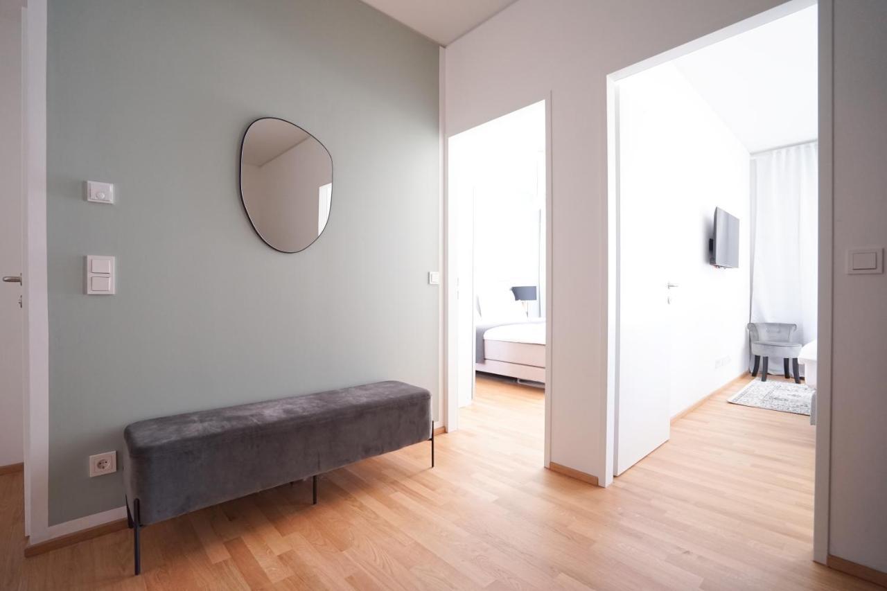 Exclusive 2-Bedroom Condo With Pool & Balcony Wien Eksteriør bilde