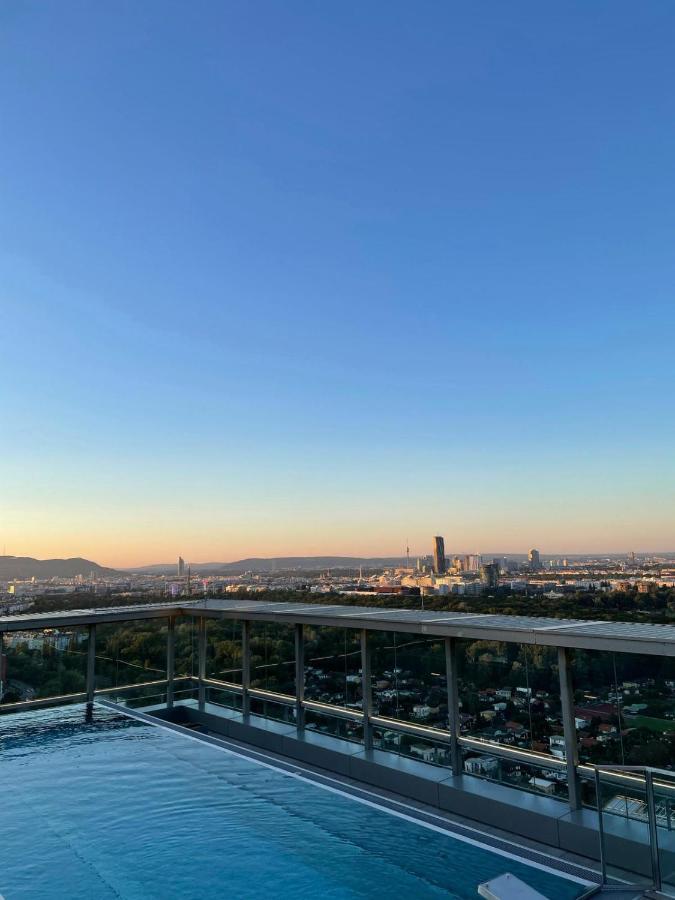 Exclusive 2-Bedroom Condo With Pool & Balcony Wien Eksteriør bilde